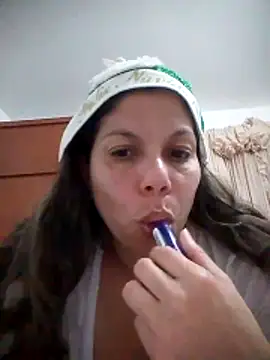 Snapshot of Carliina_Soussa chatting on December 1, 10:15 pm Carliina Soussa online show from December 1, 10:15 pm