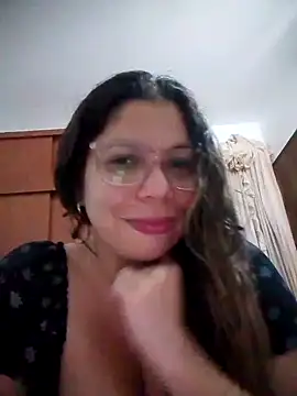 Snapshot of Carliina_Soussa chatting on December 16, 10:26 pm Carliina Soussa online show from December 16, 10:26 pm