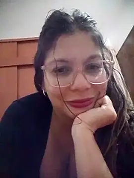 Snapshot of Carliina_Soussa chatting on May 6, 10:48 pm Carliina Soussa online show from May 6, 10:48 pm