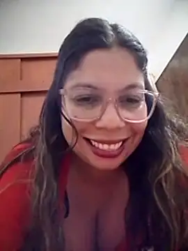 Snapshot of Carliina_Soussa chatting on May 7, 11:21 pm Carliina Soussa online show from May 7, 11:21 pm
