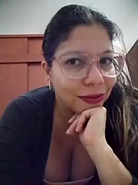 Snapshot of Carliina_Soussa chatting on May 9, 10:48 pm Carliina Soussa online show from May 9, 10:48 pm