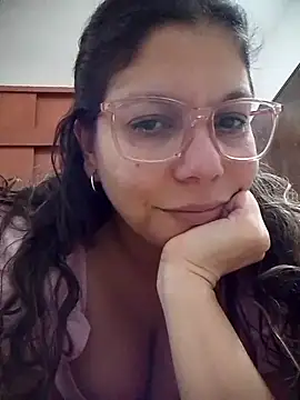 Snapshot of Carliina_Soussa chatting on May 12, 10:29 pm Carliina Soussa online show from May 12, 10:29 pm