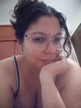 Snapshot of Carliina_Soussa chatting on May 18, 12:40 am Carliina Soussa online show from May 18, 12:40 am