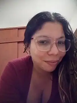 Snapshot of Carliina_Soussa chatting on May 18, 10:37 pm Carliina Soussa online show from May 18, 10:37 pm