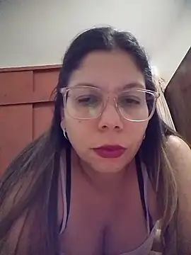 Snapshot of Carliina_Soussa chatting on May 21, 10:39 pm Carliina Soussa online show from May 21, 10:39 pm