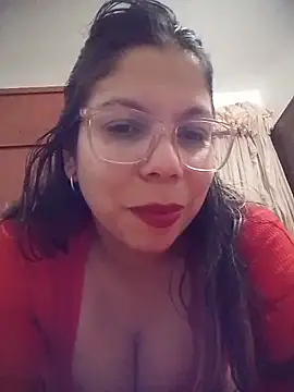 Snapshot of Carliina_Soussa chatting on May 28, 12:08 am Carliina Soussa online show from May 28, 12:08 am