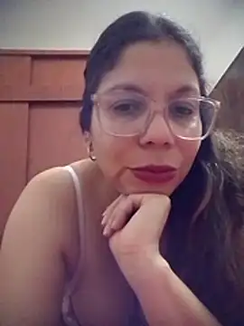 Snapshot of Carliina_Soussa chatting on May 28, 11:57 pm Carliina Soussa online show from May 28, 11:57 pm