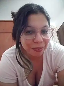 Snapshot of Carliina_Soussa chatting on June 11, 10:41 pm Carliina Soussa online show from June 11, 10:41 pm
