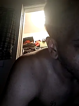 Snapshot of bigboytoy912 chatting on June 14, 2:24 am bigboytoy912 online show from June 14, 2:24 am