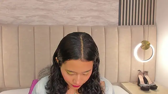 laura smith33 online show from October 23, 3:00 pm