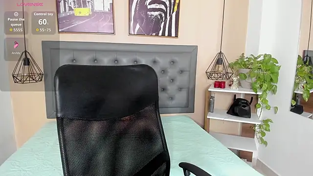 Snapshot of alicee_cooper chatting on November 18, 2:54 pm alicee cooper online show from November 18, 2:54 pm