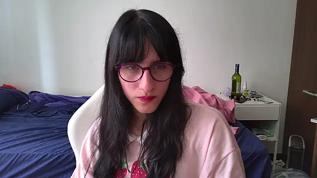 Snapshot of Alice_love29 chatting on February 12, 5:48 pm Alice love29 online show from February 12, 5:48 pm