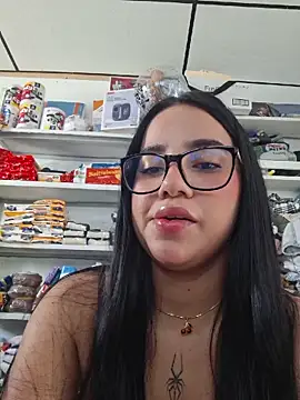 Snapshot of Katia_sweetx chatting on May 7, 12:43 pm Katia sweetx online show from May 7, 12:43 pm