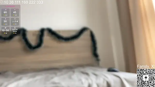 Snapshot of curlyboyy_ chatting on February 11, 2:11 pm curlyboyy online show from February 11, 2:11 pm