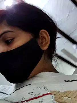 illay love online show from January 14, 10:10 am