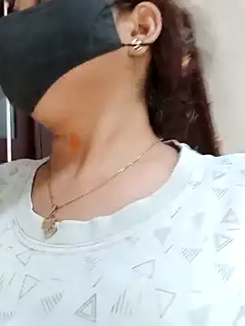 Snapshot of illay_love chatting on May 22, 5:36 am illay love online show from May 22, 5:36 am