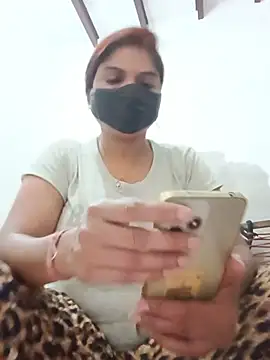 Snapshot of illay_love chatting on June 9, 6:36 am illay love online show from June 9, 6:36 am