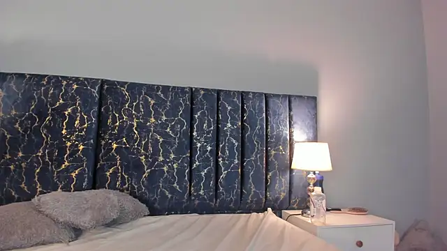 Sophia Lemos online show from October 25, 2:02 pm