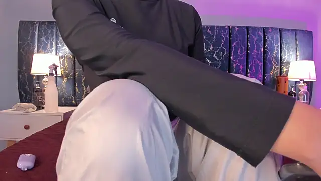 Sophia Lemos online show from November 26, 1:23 pm