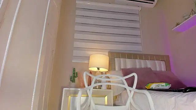 zoe sky  online show from February 20, 11:42 am