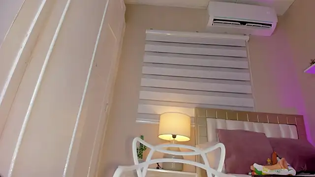 zoe sky  online show from March 6, 11:36 am