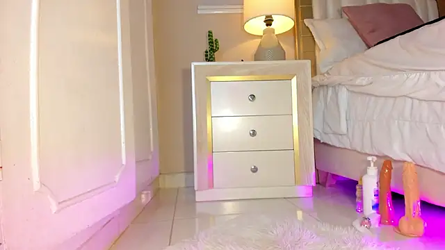 zoe sky  online show from March 11, 5:46 pm