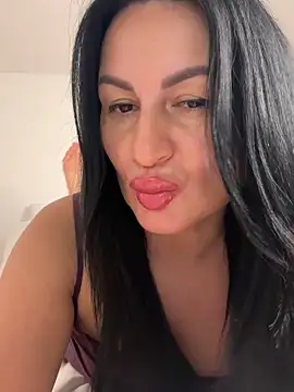 Snapshot of Helena7077 chatting on September 28, 8:47 pm Helena7077 online show from September 28, 8:47 pm