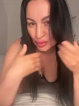 Helena7077 online show from April 29, 10:38 pm