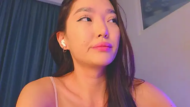 AudreyMell online show from March 11, 2:01 pm