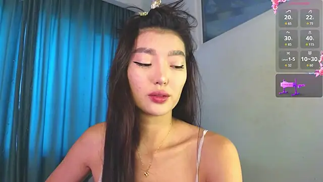 Snapshot of AudreyMell chatting on May 21, 5:25 am AudreyMell online show from May 21, 5:25 am