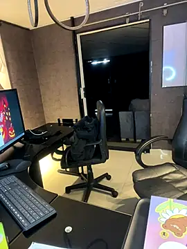 ElaaPerez online show from October 28, 5:59 pm