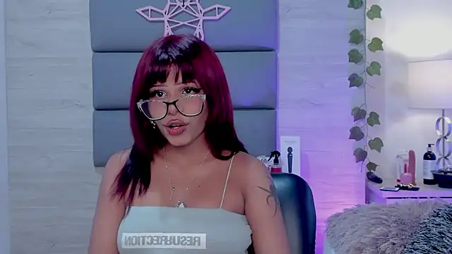 BonnieAnderson  online show from January 18, 7:58 pm