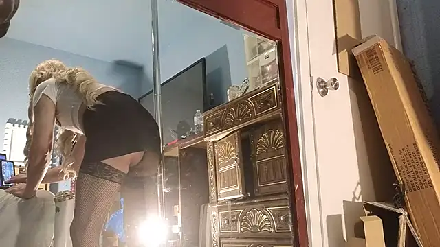 Sandrasaa online show from October 31, 6:03 am