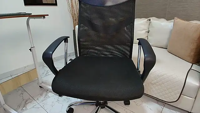 Snapshot of Jhonatan_Morales_S chatting on December 7, 1:03 am Jhonatan Morales S online show from December 7, 1:03 am