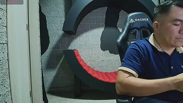 Snapshot of Jhonatan_Morales_S chatting on November 10, 11:48 pm Jhonatan Morales S online show from November 10, 11:48 pm