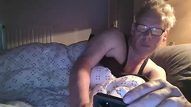 Snapshot of kinkyslet8 chatting on March 26, 8:09 am kinkyslet8 online show from March 26, 8:09 am