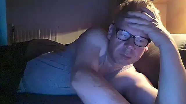 Snapshot of kinkyslet8 chatting on June 14, 5:20 am kinkyslet8 online show from June 14, 5:20 am