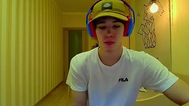 Snapshot of gayGamogey chatting on December 6, 12:27 pm gayGamogey online show from December 6, 12:27 pm