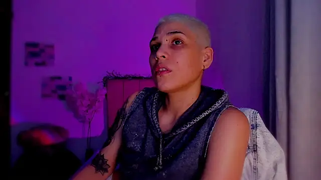 Charlee pink online show from February 25, 4:44 am