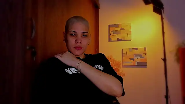 Charlee pink online show from March 12, 5:52 pm