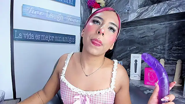 Snapshot of miss__allison chatting on June 30, 11:11 am miss allison online show from June 30, 11:11 am