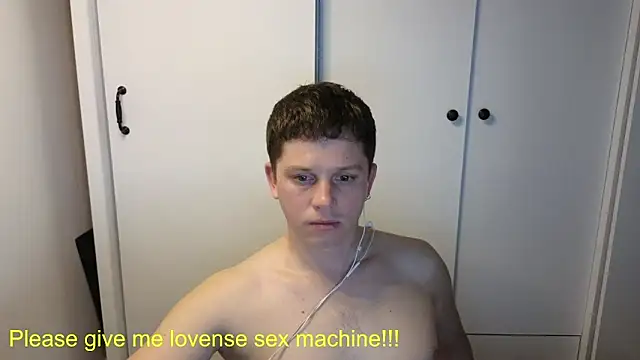 Snapshot of BigL0ve chatting on May 5, 2:25 pm BigL0ve online show from May 5, 2:25 pm