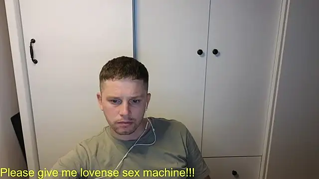 Snapshot of BigL0ve chatting on May 22, 2:55 pm BigL0ve online show from May 22, 2:55 pm