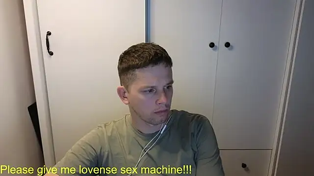 Snapshot of BigL0ve chatting on May 30, 2:14 pm BigL0ve online show from May 30, 2:14 pm