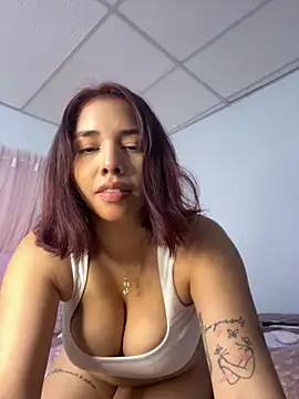 LucyMartelli online show from November 17, 11:27 am