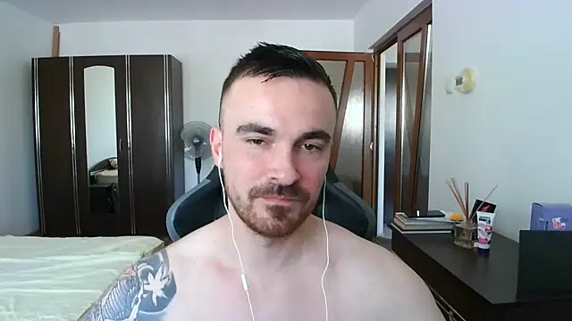 Snapshot of mu5clemania2 chatting on June 10, 9:52 am mu5clemania2 online show from June 10, 9:52 am