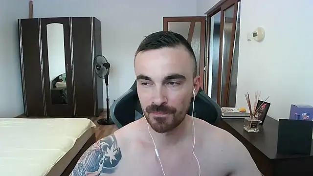 Snapshot of mu5clemania2 chatting on July 10, 2:08 pm mu5clemania2 online show from July 10, 2:08 pm