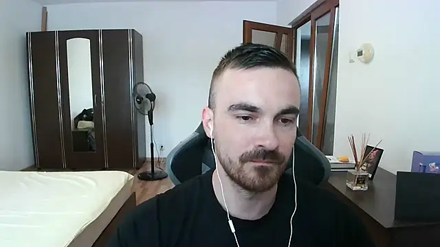 Snapshot of mu5clemania2 chatting on July 11, 1:36 pm mu5clemania2 online show from July 11, 1:36 pm