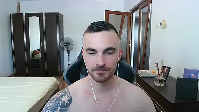 Snapshot of mu5clemania2 chatting on July 30, 1:32 pm mu5clemania2 online show from July 30, 1:32 pm