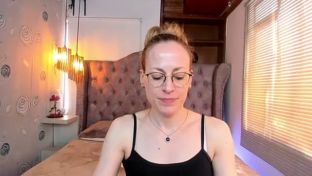 Snapshot of SammySanders chatting on February 6, 7:40 pm SammySanders online show from February 6, 7:40 pm